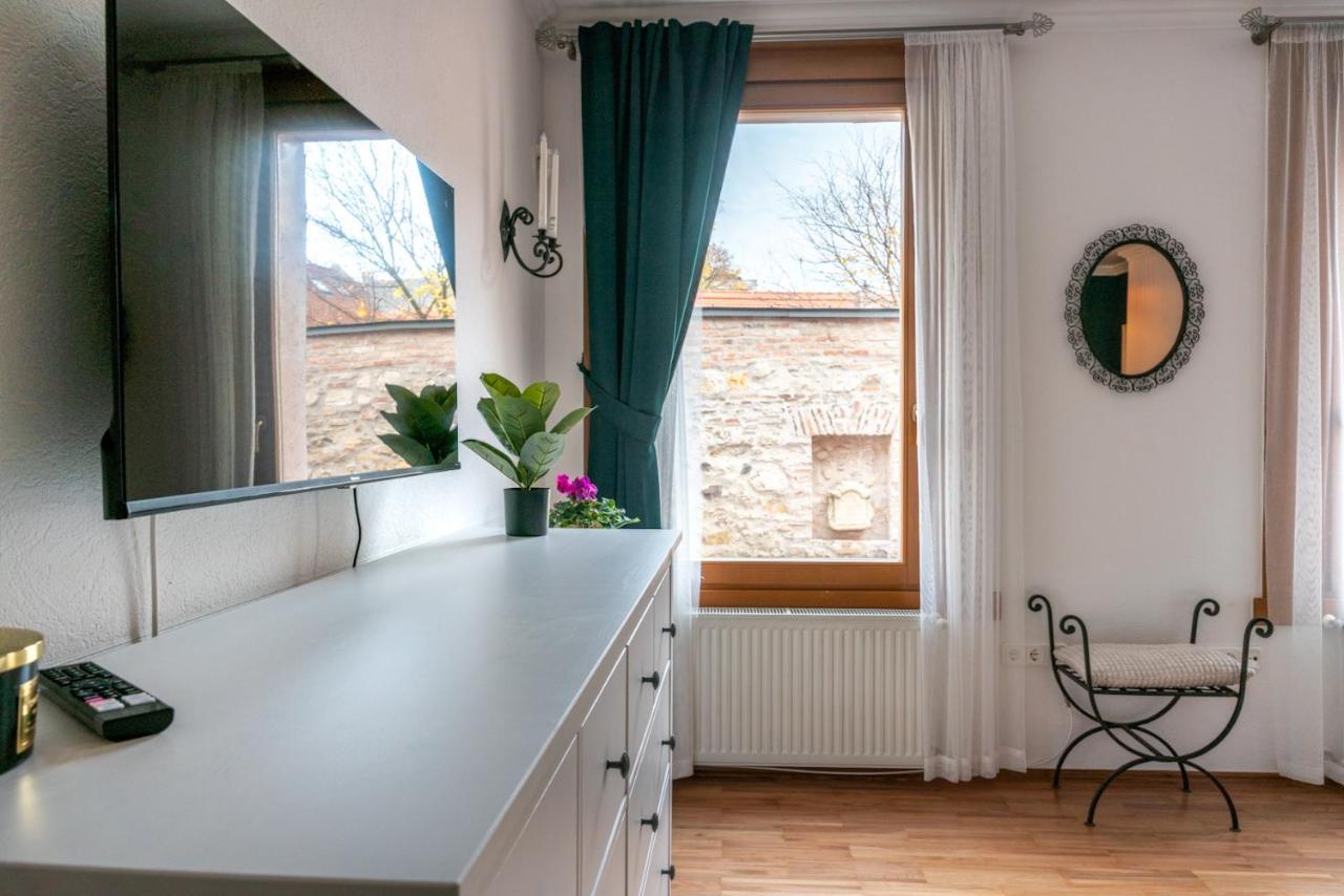 Romantic Studio Secret Garden Budapest Exteriör bild