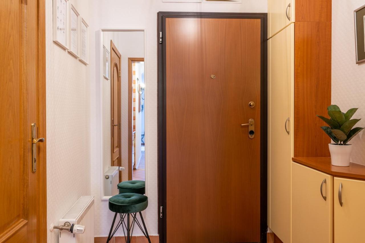 Romantic Studio Secret Garden Budapest Exteriör bild