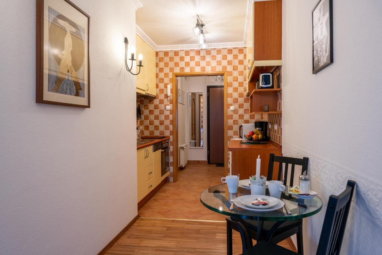 Romantic Studio Secret Garden Budapest Exteriör bild